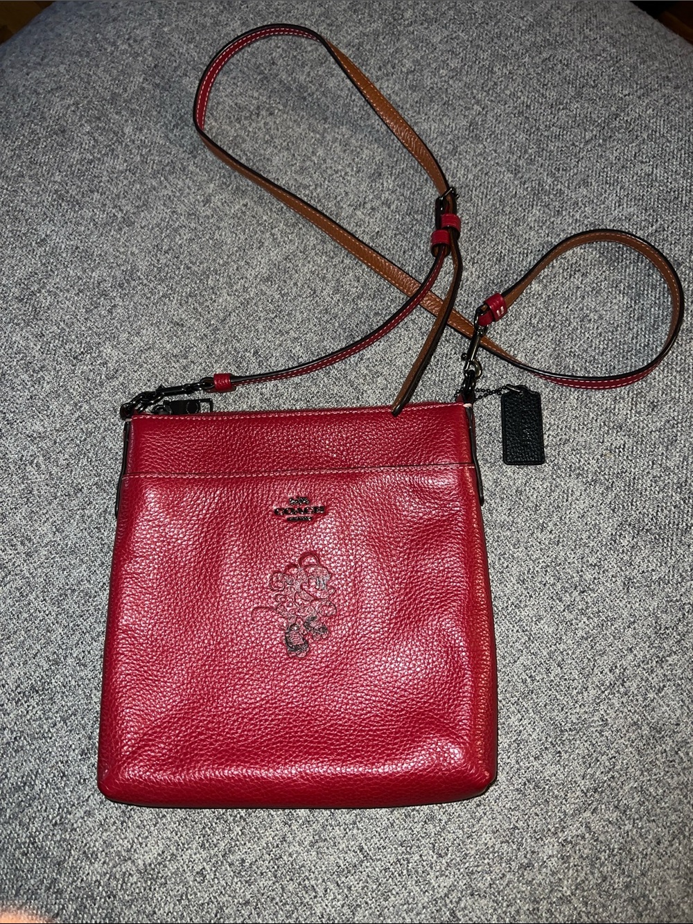Coach x Disney Minnie Mouse Red Pebbled Leather Crossbody EUC